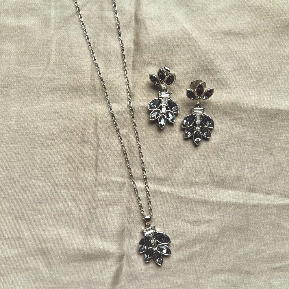 Lia Sophia SET of Viera necklace and earrings *LIKE NEW*